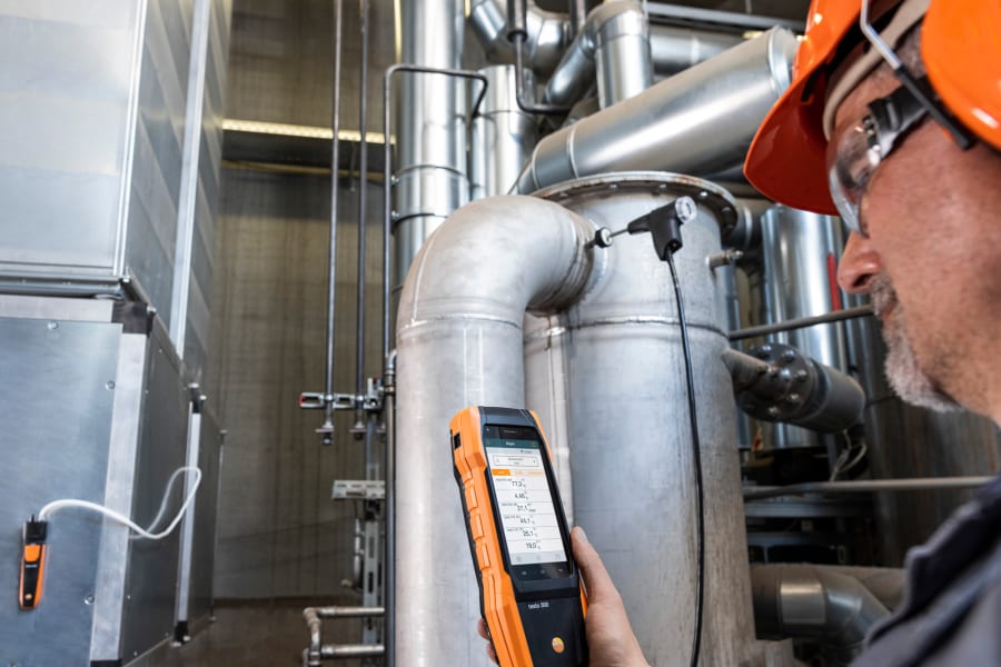 Flue gas analyser Testo