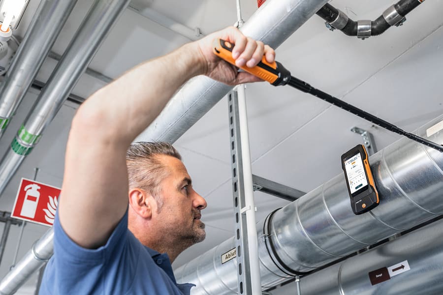 Flow measurement in ducts and at outlets