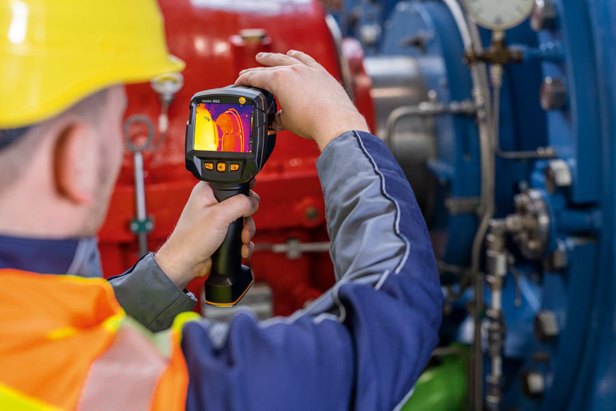 Inspection of switching cabinets with thermal imaging camera