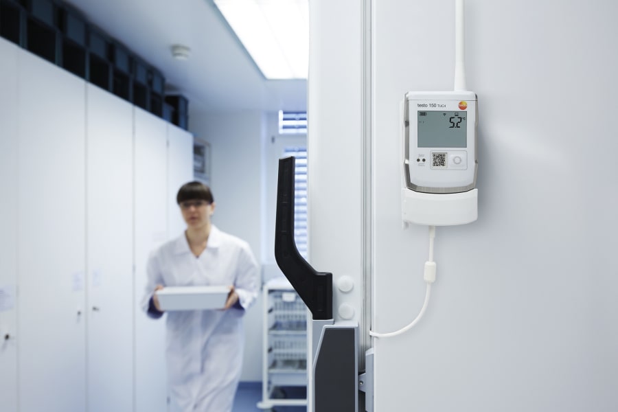 testo 150 data logger measuring temperature in a pharmaceutical storage facility