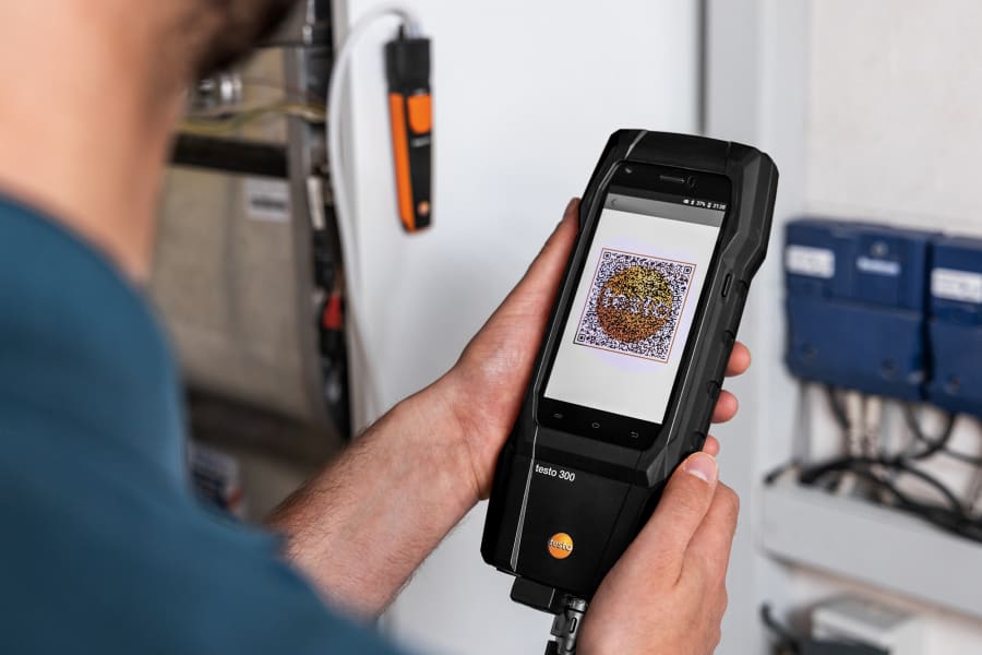 Rookgasanalyser testo 300 NEXT LEVEL met QR-codescanner