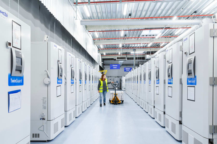 Rhenus Logistics - Almacenamiento congelado de productos farmacéuticos - Garantía de la seguridad de los medicamentos -Saveris 1 - Testo Solutions