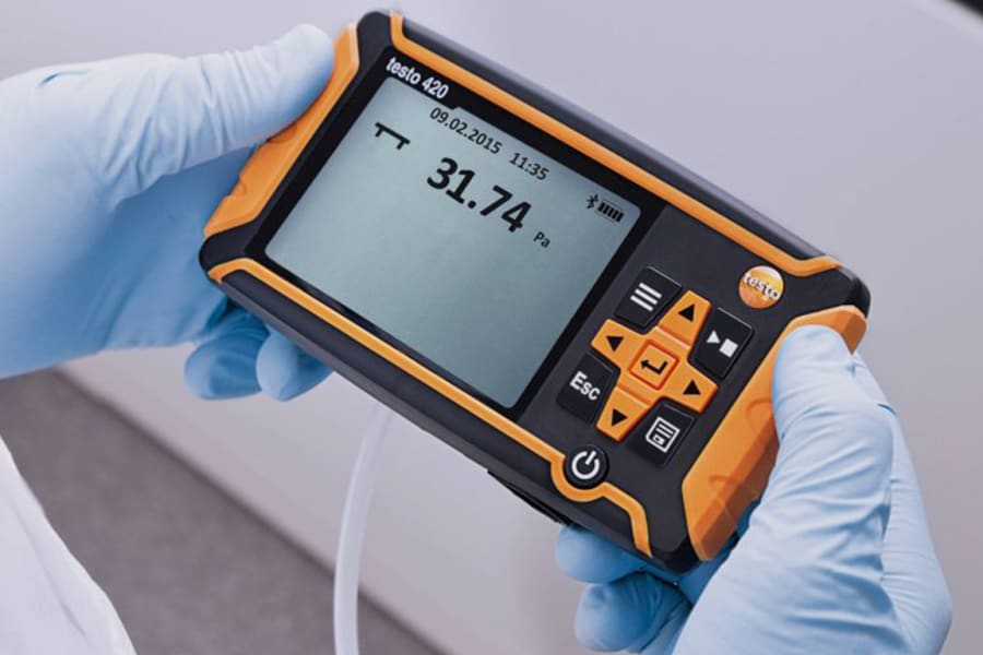 Medición de la presión diferencial en salas blancas