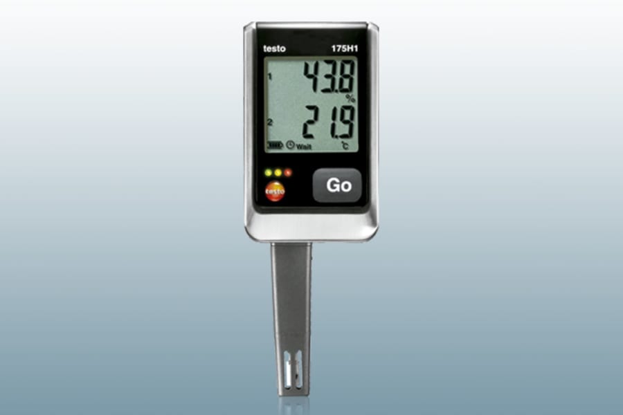 Temperature and humidity data logger