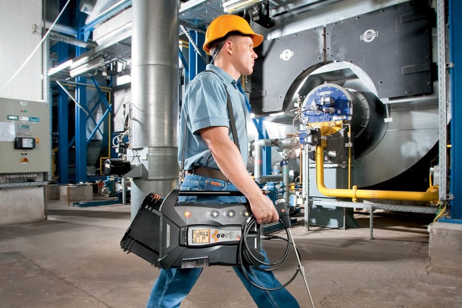 Accurate adjustment of engines