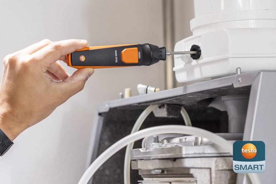 testo 915i thermometer with immersion/penetration probe