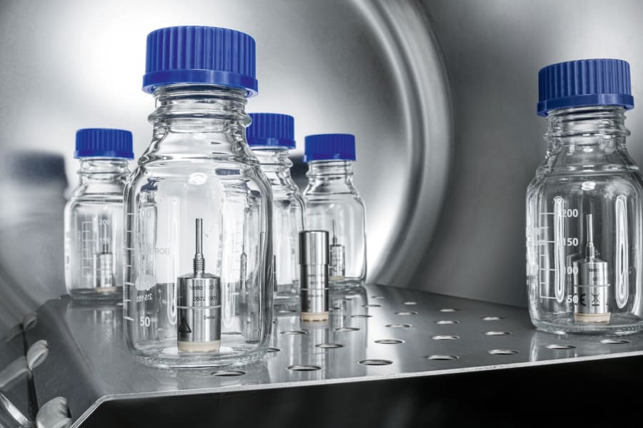 オートクレーブロガーは滅菌プロセス中の温度を記録します。