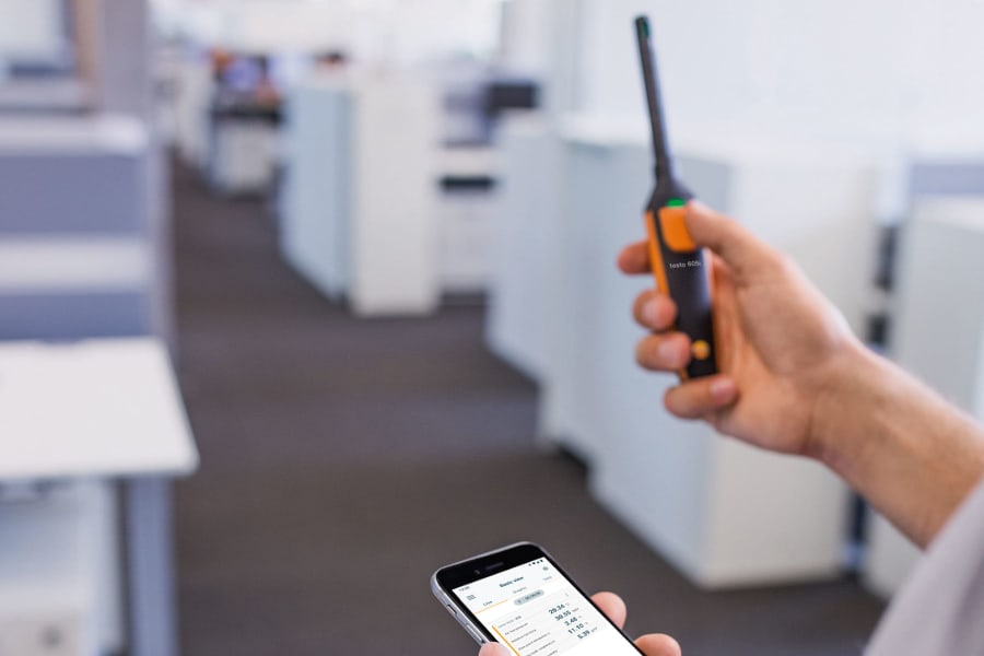 Thermometers operated by smartphone