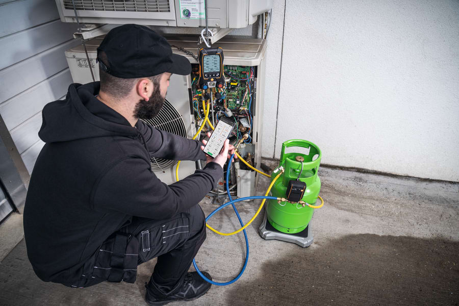 Charging refrigeration systems