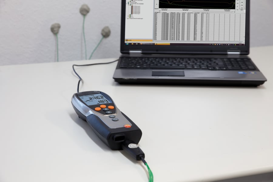 U-Wert-Messung an einer Wand mit unbekanntem Aufbau