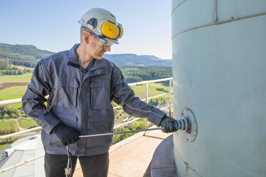 Zapewnij optymalne procesy spalania dzięki przemysłowym urządzeniom do pomiaru spalin od Testo