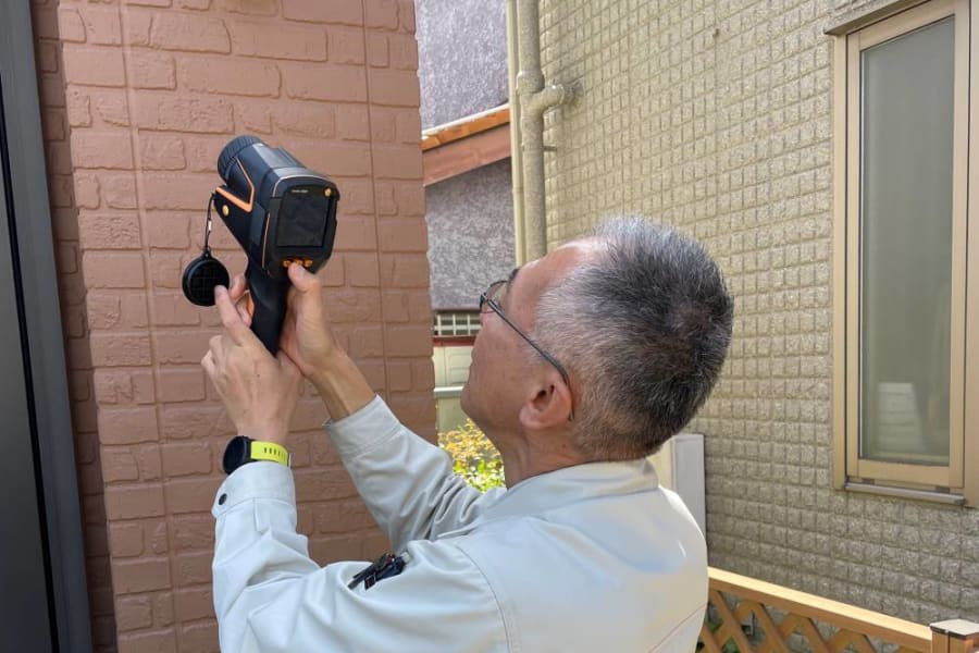 雨漏り診断サーモグラフィカメラ