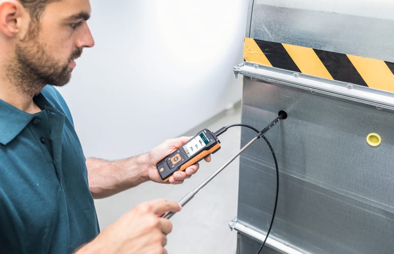 Volumetric flow measurement in ventilation ducts with hot wire probe and testo 440