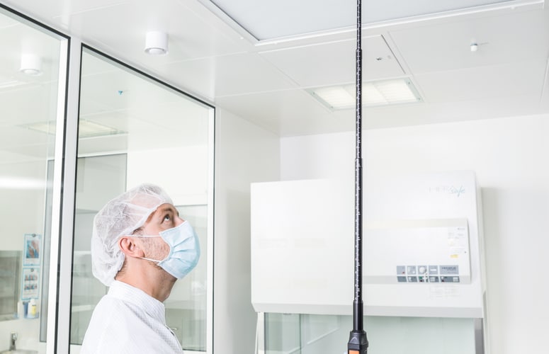 Laminar flow measurements in cleanrooms with high-precision vane probe and testo 440