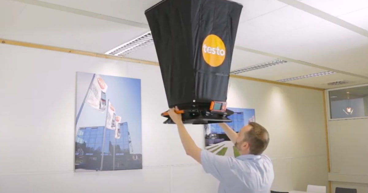 Measuring volume flow with the testo 420 flow hood