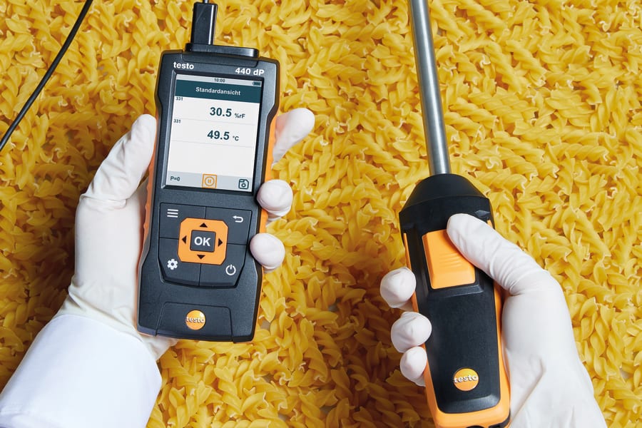 Testo moisture outlet meter