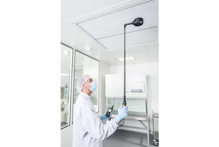 Laminar flow measurements in cleanrooms with high-precision vane probe and testo 440