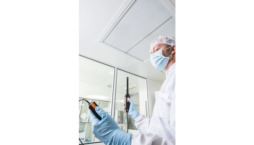 Messen von Feuchte in Reinräumen mit hochpräzisem Feuchtesonde und testo 440