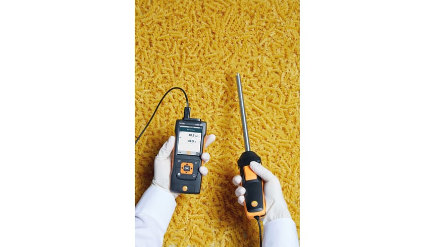 Mesures  de l&rsquo;humidit&eacute; dans les mat&eacute;riaux en vrac avec sonde d&rsquo;humidit&eacute; robuste et testo 440