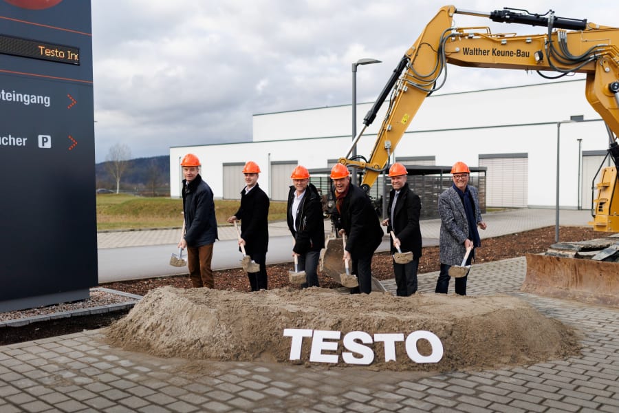 Spatenstich bei Testo Kirchzarten - Offizieller Spatenstich im Gewerbegebiet Fischerrain