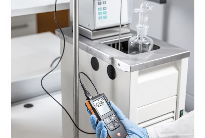 testo 110 – NTC and Pt100 temperature measuring instrument with App  connection