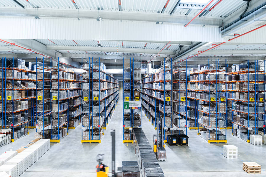Warehouse-Rhenus-Logistics-Storage of pharmaceuticals-Saveris1- environmental monitoring
