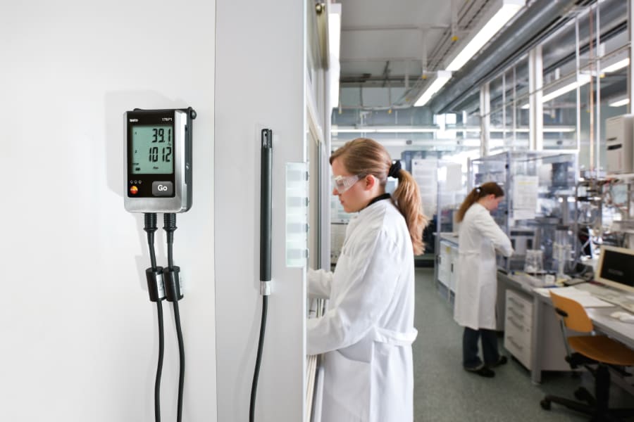 Datenlogger testo 176 P1 in der Pharmaproduktion